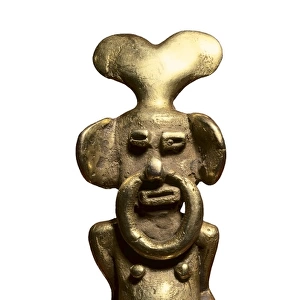 Anthropomorphic gold figure decorated with a nose