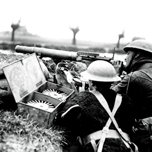 British machine gunners on guard, WW1