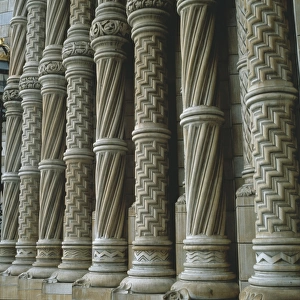 Detail of columns on the Waterhouse Building