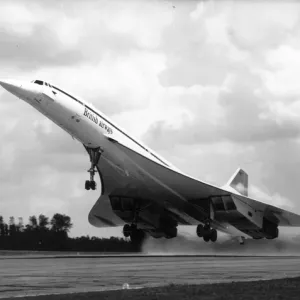 Concorde in British Airways colours takes-off