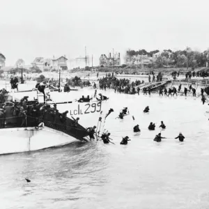 D-Day - British and Canadian troops landing - Juno Beach