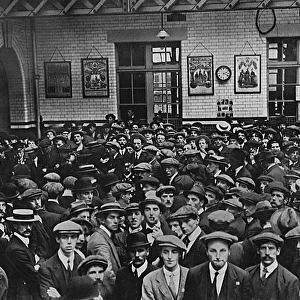 Enlisting in Kitcheners Army at the start of World War I