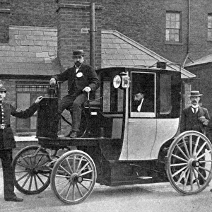 First electric cab licensed in London