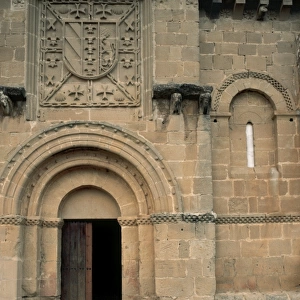 Hermitage of Santa Maria de la Piscina. Detail of the front