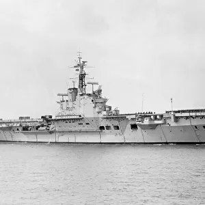HMS Bulwark R08