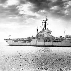 HMS Vengeance R71