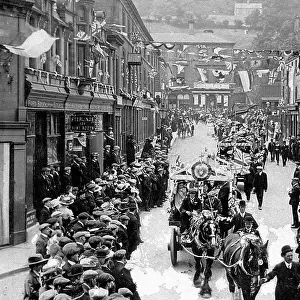 Holmfirth Victoria Street Coronation Procession 1911