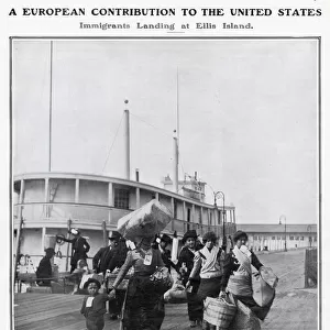 Immigrants with their belongings from Euro leaving the ship in Ellis Island