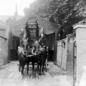 LCC-MFB Streatham sub-fire station and engine