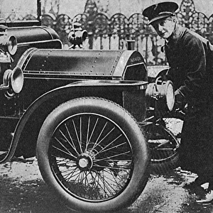 Lloyd Georges lady chauffeur