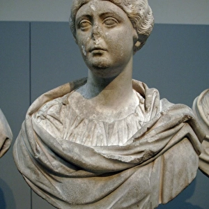 Marble bust of Faustina the Younger (125 / 130-175) or his dau