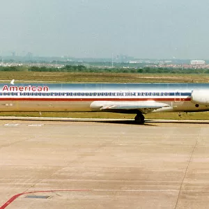 McDonnell Douglas MD-82 N413AA
