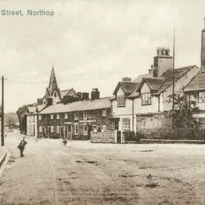 Strada del villaggio, Northop - Albergo il Boo (a destra)