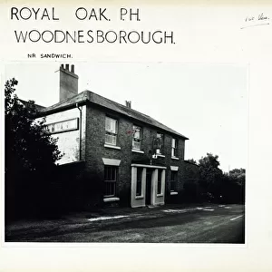 Photograph of Royal Oak PH, Sandwich, Kent