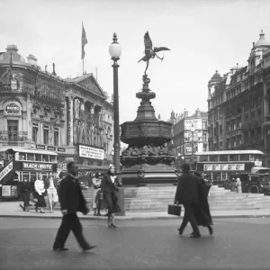 Piccadilly Circus Print 1930s Eros Statue Piccadilly Circus Print 1930s Eros Statue