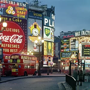Sights Collection: Piccadilly Circus