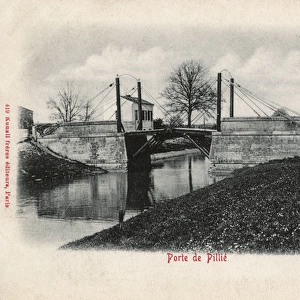Porte de Pillie - Basule bridge at Rochefort, France