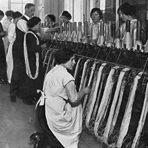 Queens Work for Women Fund, making socks for soldiers, WW1