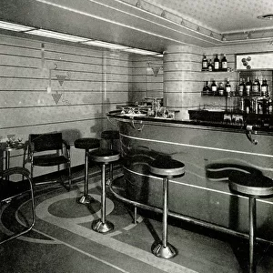 RMS Queen Mary, Tourist Cocktail Bar on Main Deck
