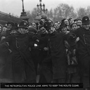 Royal Wedding 1947 - police hold back crowds