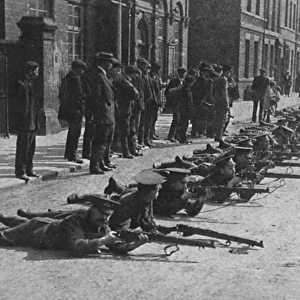 Soldiers drilling 1914