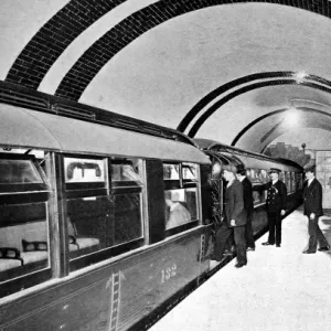 The tube railway form Charing Cross to Hampsted. Platform at