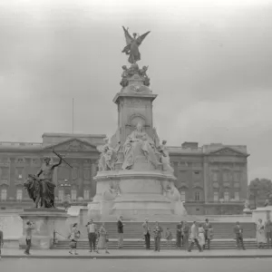 Victoria Memorial, Buckingham Palace