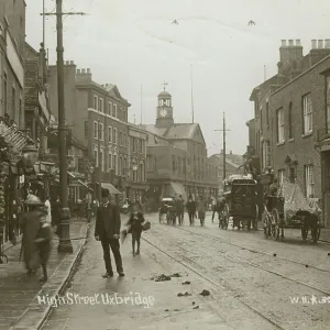 Rampa alta di High Street a Uxbridge in Hillingdon a Londra nel Regno Unito - Data del 1915 Rampa alta di High Street a Uxbridge in Hillingdon a Londra nel Regno Unito - Data del 1915