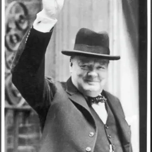 Winston Churchill Print - V Sign 1940 Winston Churchill Print - V Sign 1940