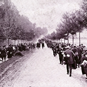 WW1 - Belgian Refugees on road to Brussels from Tirlemont