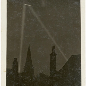 WW1 - German Zeppelin picked by Searchlights over Woodford