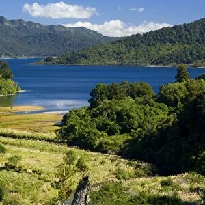 Lake Waikaremoana embedded between mountains clad with lush pristine temperate rainforest Te Urewera National Park, Hawke's Bay, North Island, New Zealand