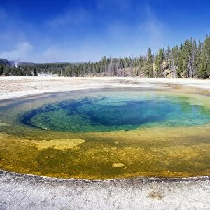USA - beauty pool. Upper Geyser Basin, Yellowstone National Park, Wyoming