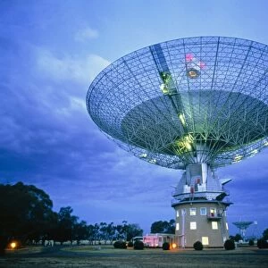 Evening view of Parkes radio telescope, Australia