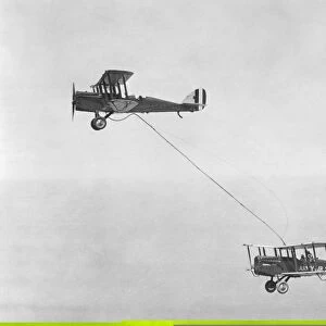 First mid-air refuelling, 1923 C013 / 7773
