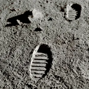Fretti dell'astronave sulla Luna Fretti dell'astronave sulla Luna