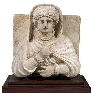 stone bust of a woman C016 / 2819