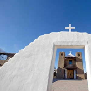Adobe church at Taos Pueblo, UNESCO World Heritage Site, Taos, New Mexico, United