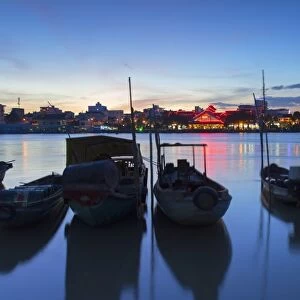 Boats on Can Tho River at sunset, Can Tho, Mekong Delta, Vietnam, Indochina, Southeast Asia