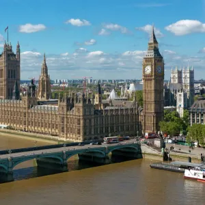 Buses crossing Westminster Bridge by Houses of Parliament, London, England, United Kingdom, Europe