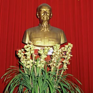 Bust of Ho Chi Minh and Vietnamese socialist flag, Vietnam, Indochina, Southeast Asia, Asia