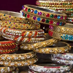 Colourful braclets for sale in a shop in Jaipur, Rajasthan, India, Asia