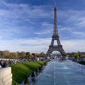 Eiffel Tower and Trocadero Fountains in autumn, Paris, France, Europe