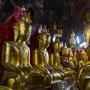 Golden Buddha statues, Pindaya cave, Pindaya, Shan state, Myanmar (Burma), Asia