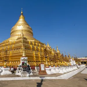 Golden Shwezigon Pagoda, Nyaung-U, near Bagan (Pagan), Myanmar (Burma), Asia