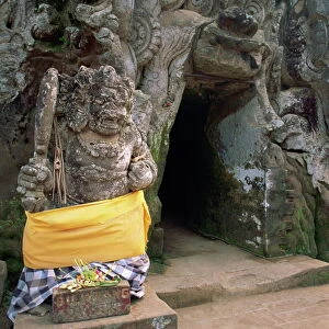 Guardian statue and entrance to the Goa Gajah