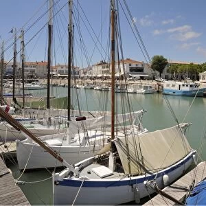 Harbour and quayside, La Flotte, Ile de Re, Charente-Maritime, France, Europe