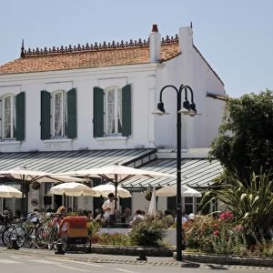 Harbour restaurant, Ars-en-Re, Ile de Re, Charente Maritime, France, Europe