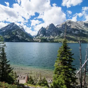 Jenny Lake in front of the Teton range in the Grand Teton National Park, Wyoming, United States of America, North America