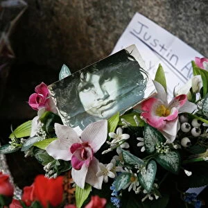 Sights Jigsaw Puzzle Collection: Pere Lachaise Cemetery